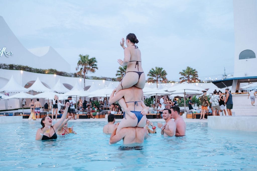 pool parties in bali at cafe del mar bali