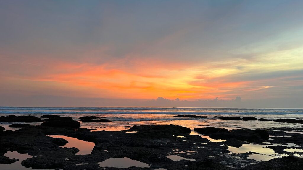 batu bolong beach